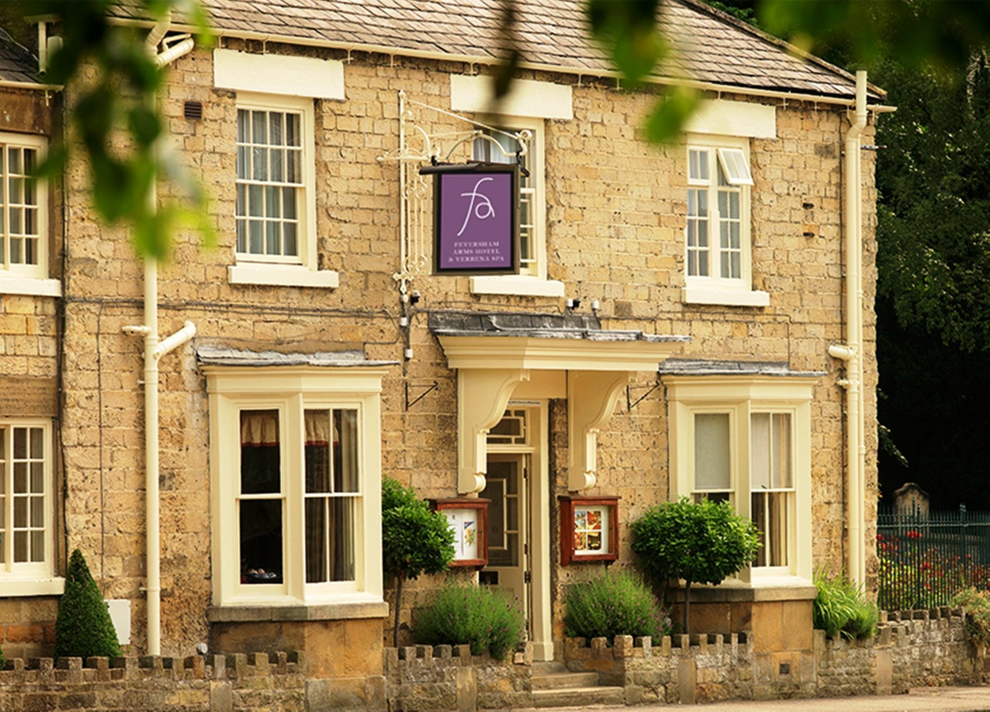 Feversham Arms Hotel & Verbena Spa Хелмсли Екстериор снимка